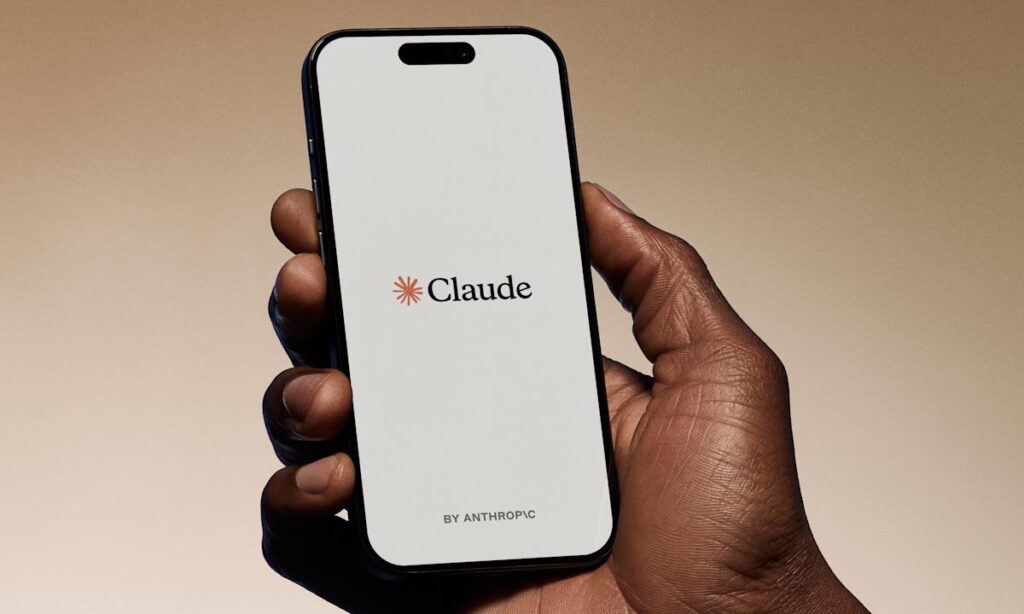 ارتقای امکانات رایگان چت‌بات Claude توسط Anthropic در واکنش به تبلیغات ChatGPT