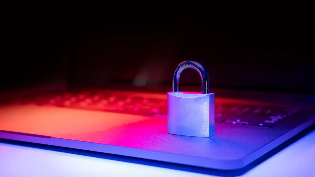 بررسی جامع بهترین نرم‌افزارهای آنتی‌ویروس با پشتیبانی چندسکویی و VPN