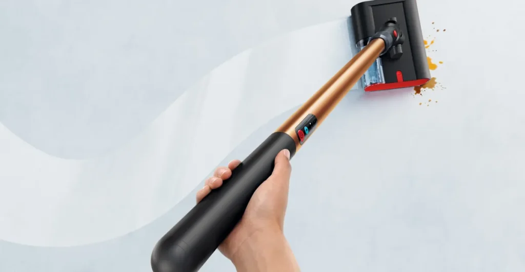 معرفی Dyson PencilWash؛ دستگاه جدید برای پاک‌کردن لکه‌ها و ریخت‌وپاش‌ها روی سطوح سخت