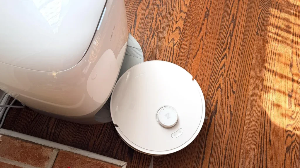 معرفی Qrevo Curv 2 Flow؛ اولین تی چرخشی خودتمیزشونده روبوراک