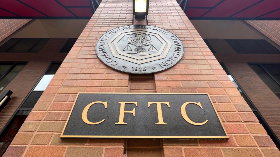 تصویب قراردادهای آتی دائمی رمزارز توسط CFTC و هشدار درباره فعالیت ۲۴ ساعته