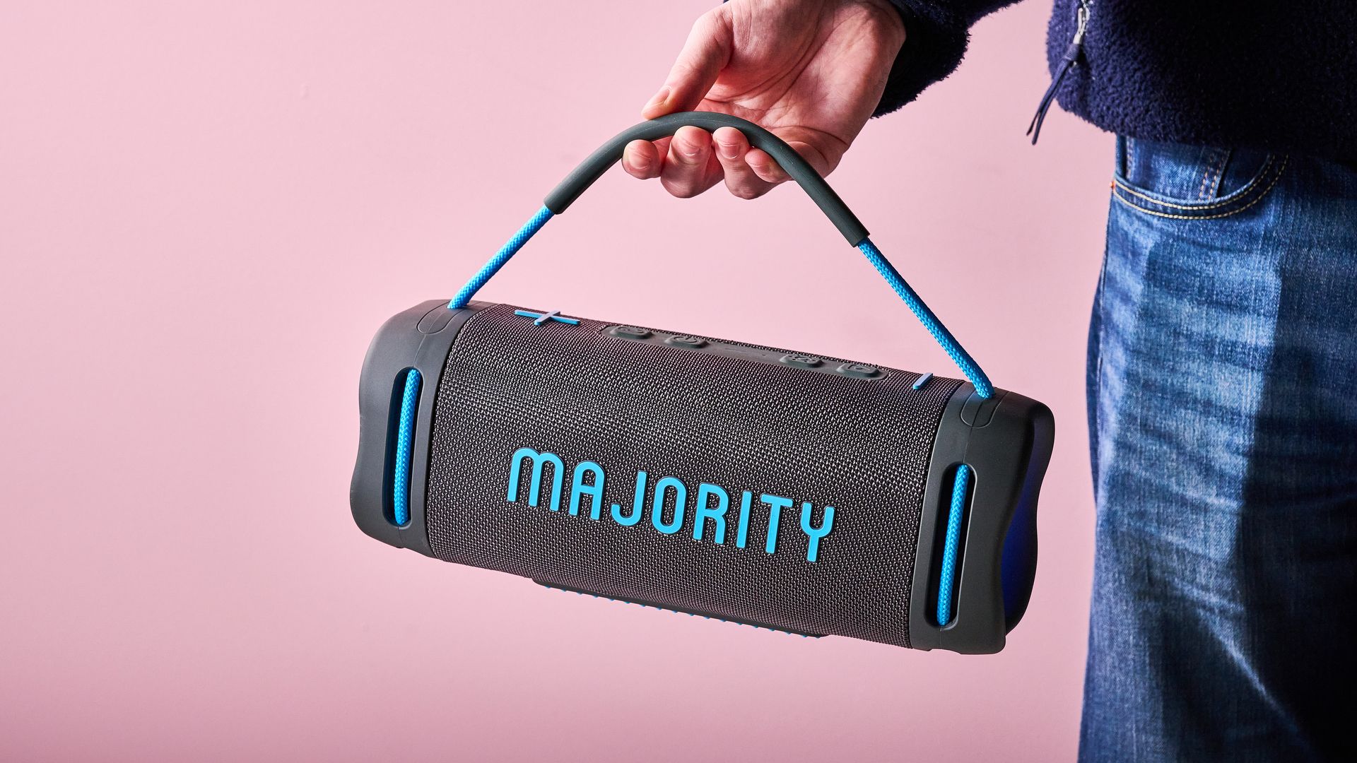 بررسی اسپیکر قابل حمل Majority Move M4 و مقایسه آن با JBL Xtreme