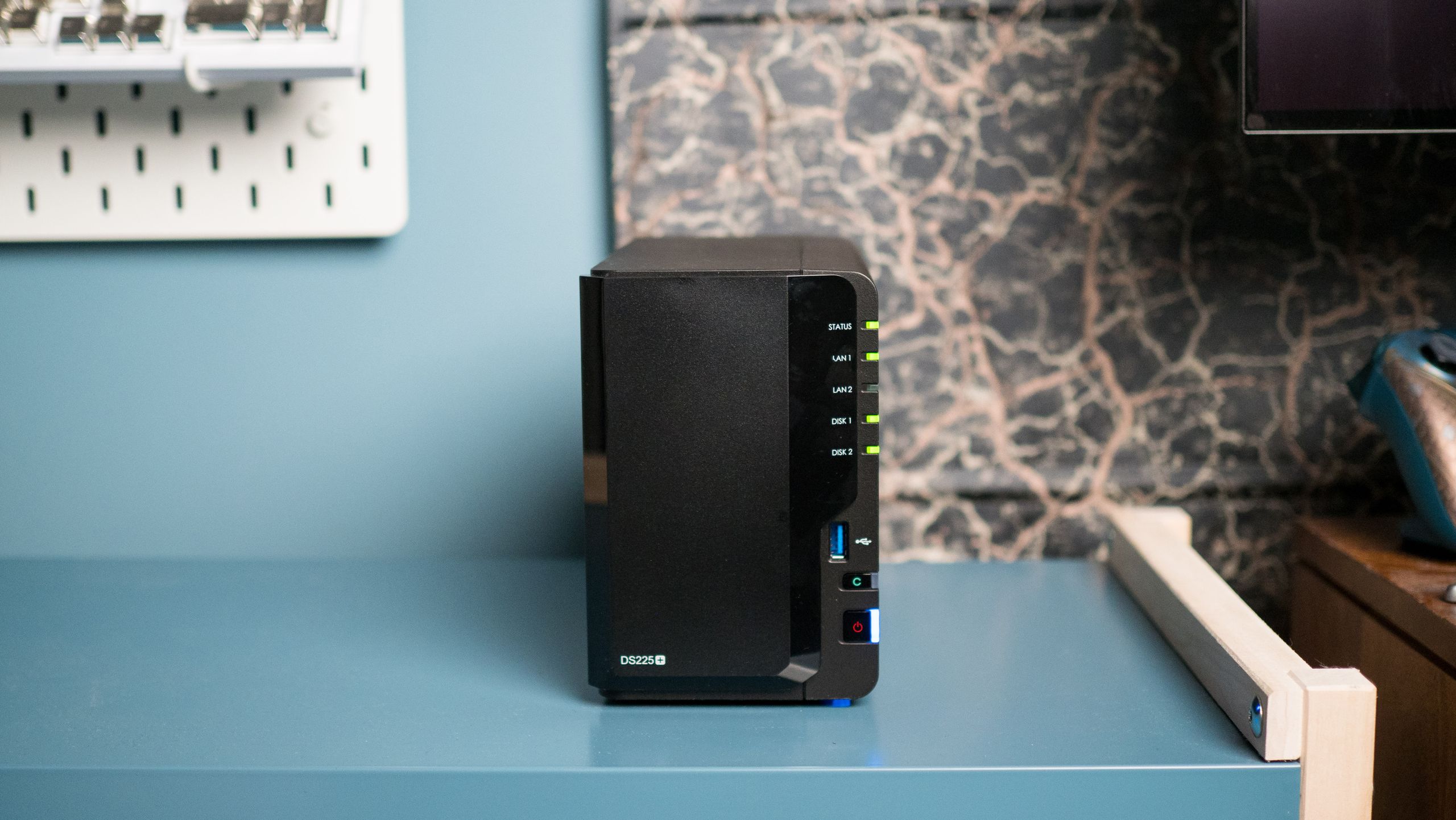 بررسی تخصصی DiskStation DS225+: ارتقاء اتصال 2.5GbE در سرور NAS دو کشویی