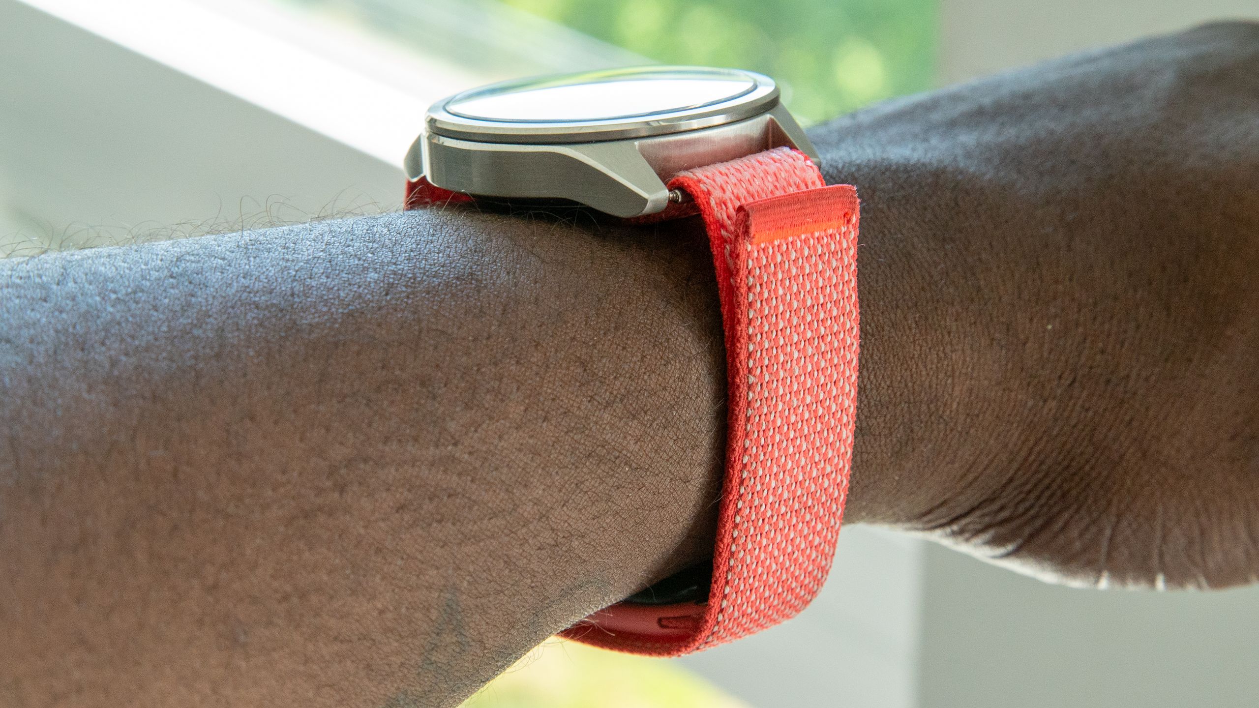 روشی نوین برای هوشمندسازی ساعت‌های آنالوگ با استفاده از Fitbit Air