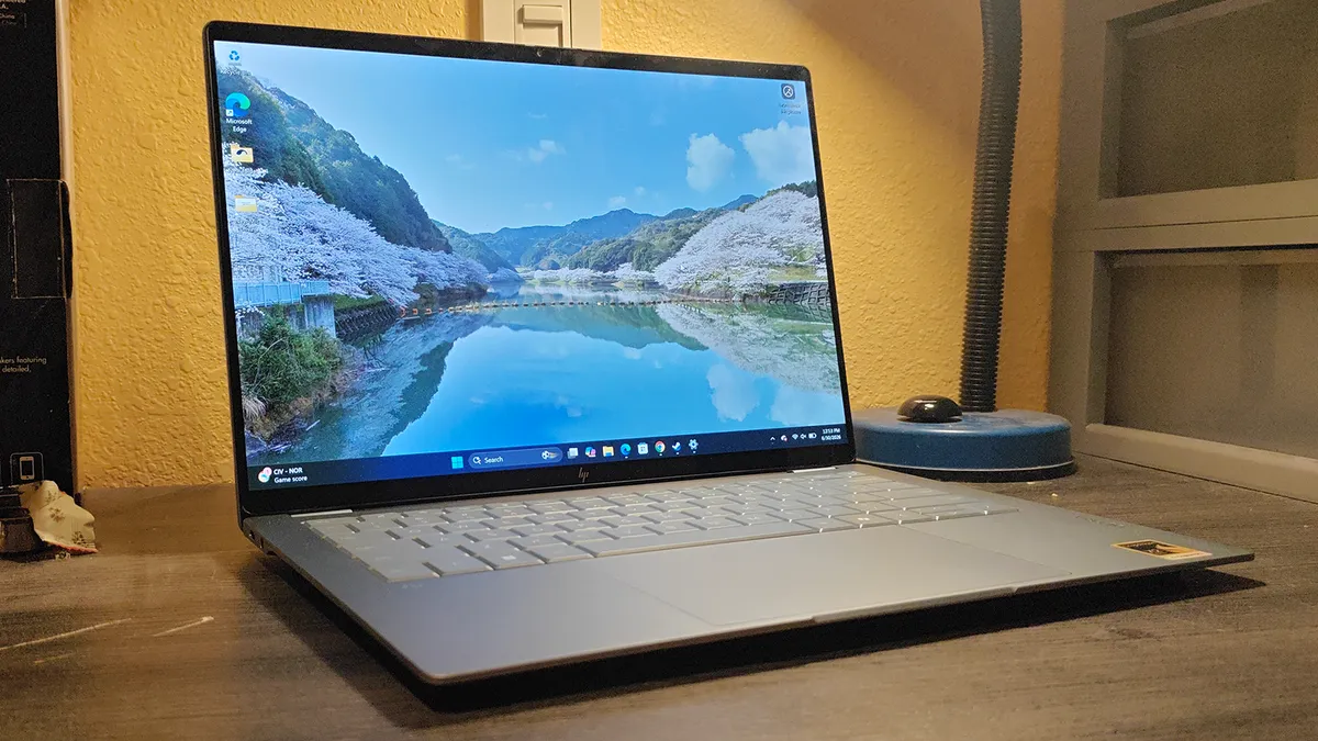 معرفی لپ‌تاپ HP OmniBook Ultra 14 با طراحی باریک و نمایشگر OLED