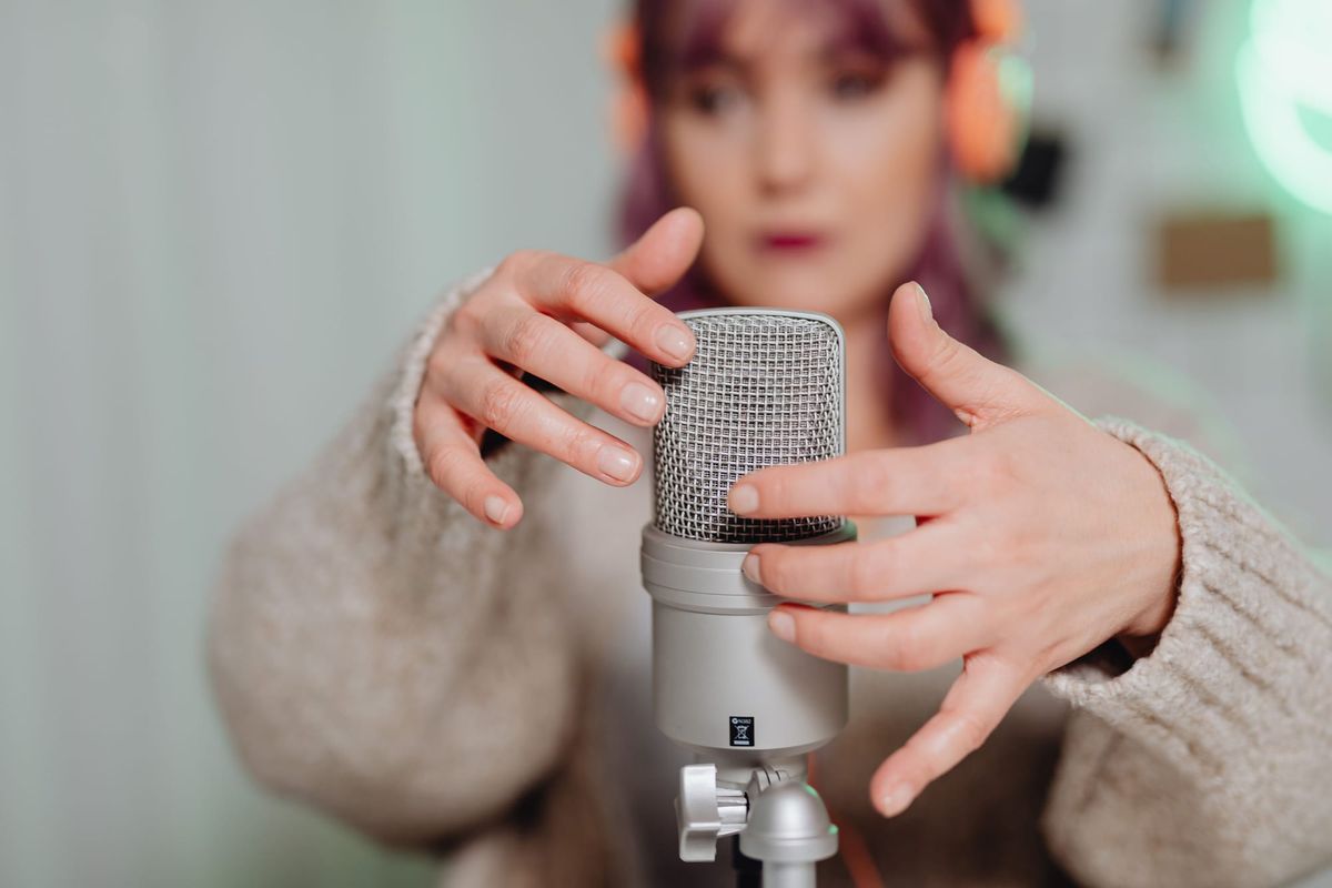 یوتیوب محدودیت‌های جدیدی برای محتوای ASMR اعمال کرد