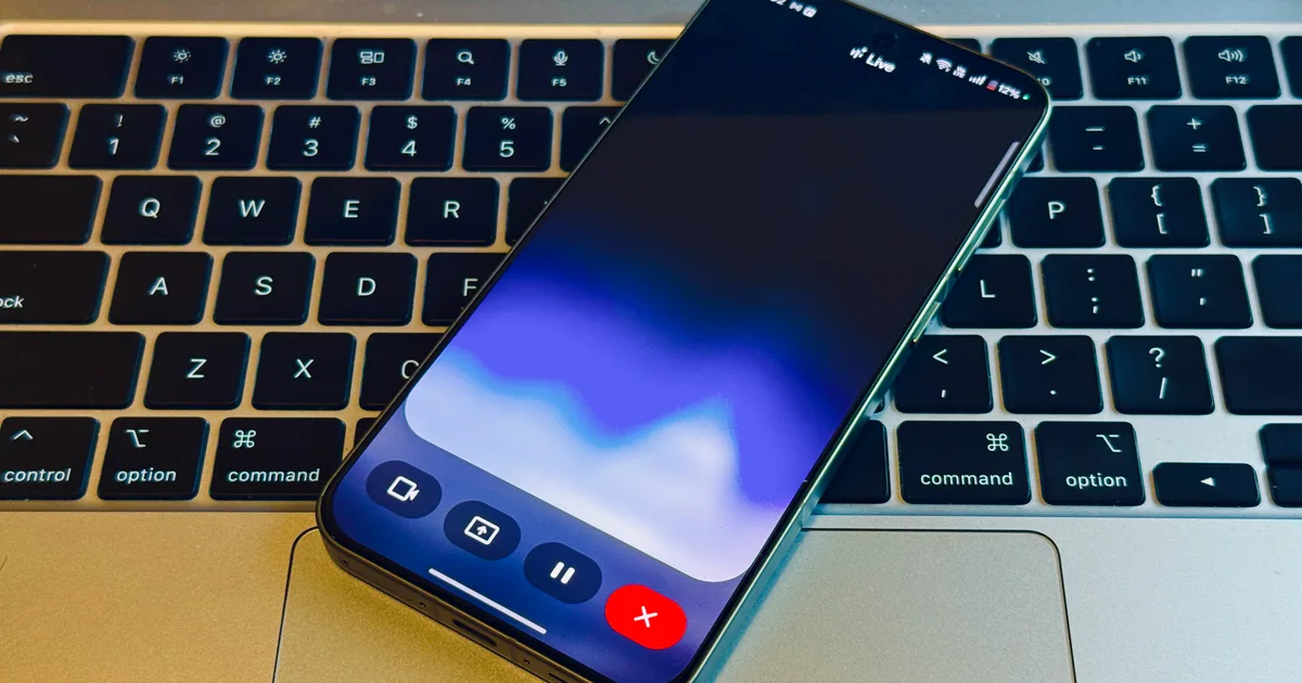 قابلیت جدید Gemini Live برای اجرای گزارش‌های تحقیق عمیق با فرمان صوتی
