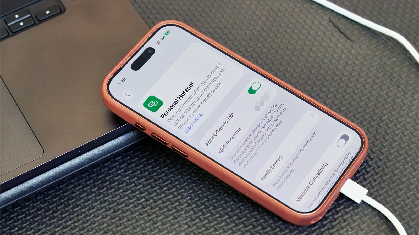 مزایا و کاربردهای اتصال اینترنت از طریق USB Tethering در مقایسه با هات‌اسپات وای‌فای