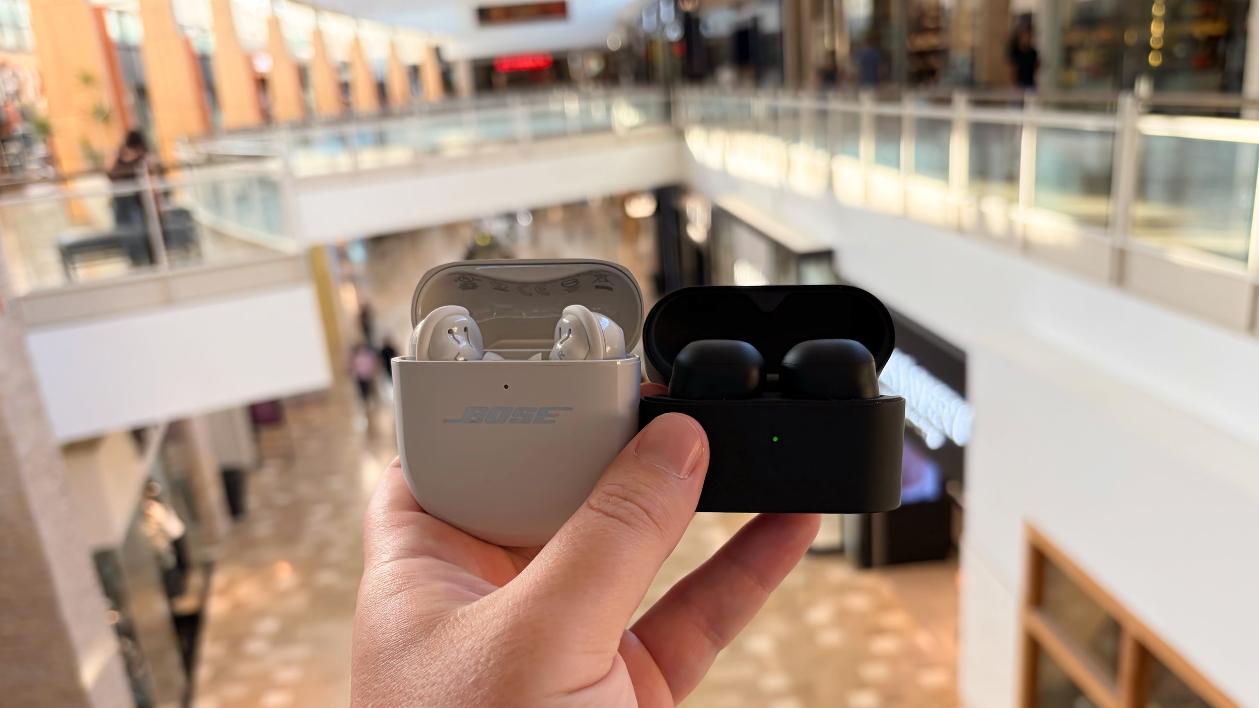 مقایسه هدفون‌های بی‌سیم Bose QuietComfort Ultra و Sony WF-۱۰۰۰XM۶ در حذف نویز فعال