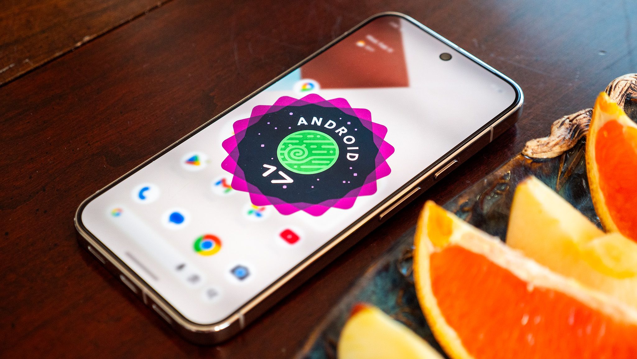 گوگل با انتشار نسخه بتای Android ۱۷ QPR۱ Beta ۸ مشکل صوتی پیکسل را برطرف کرد